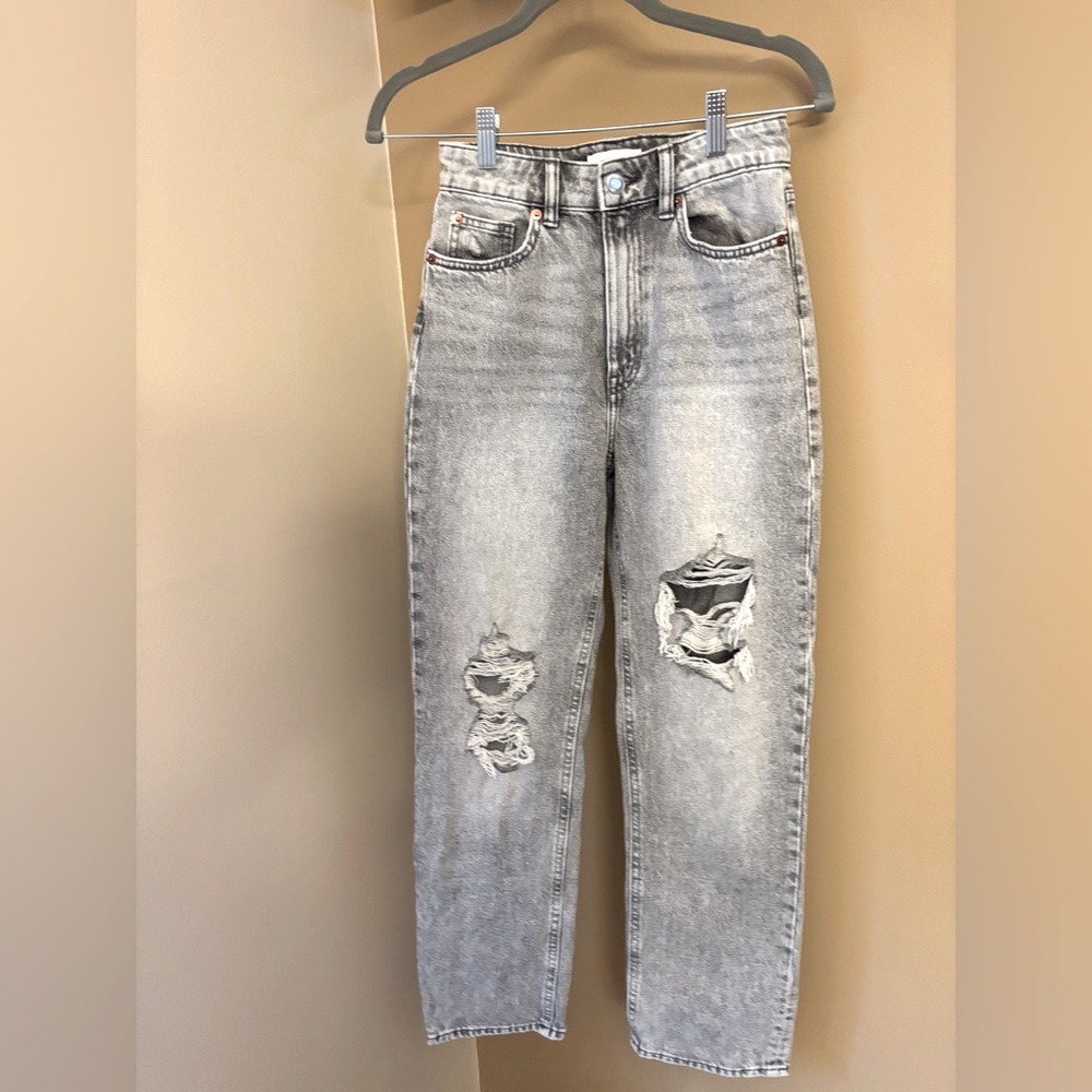 Gray acid wash H&M straight fit mid rise jeans
25